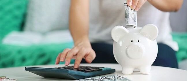 4 Easy Tips on Saving Money
