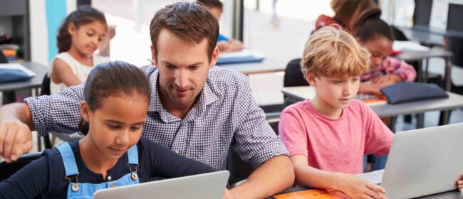 How to Use the Internet to Enhance Classroom Teaching