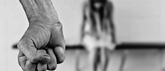 8 Concerning Signs Of Criminal Behavior