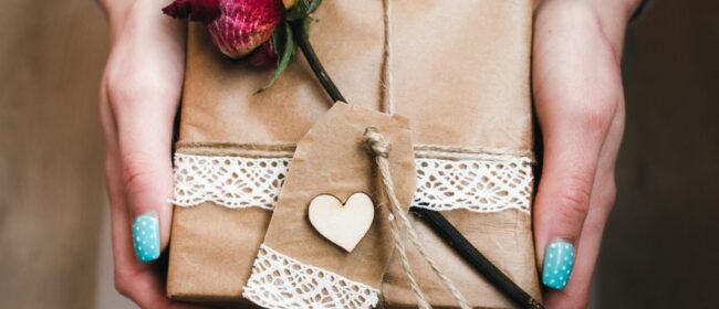 5 Healthy Gift Ideas for Your Loved Ones in 2021