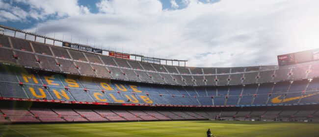 Which Italian phrases should be well known to an Italian football fans?